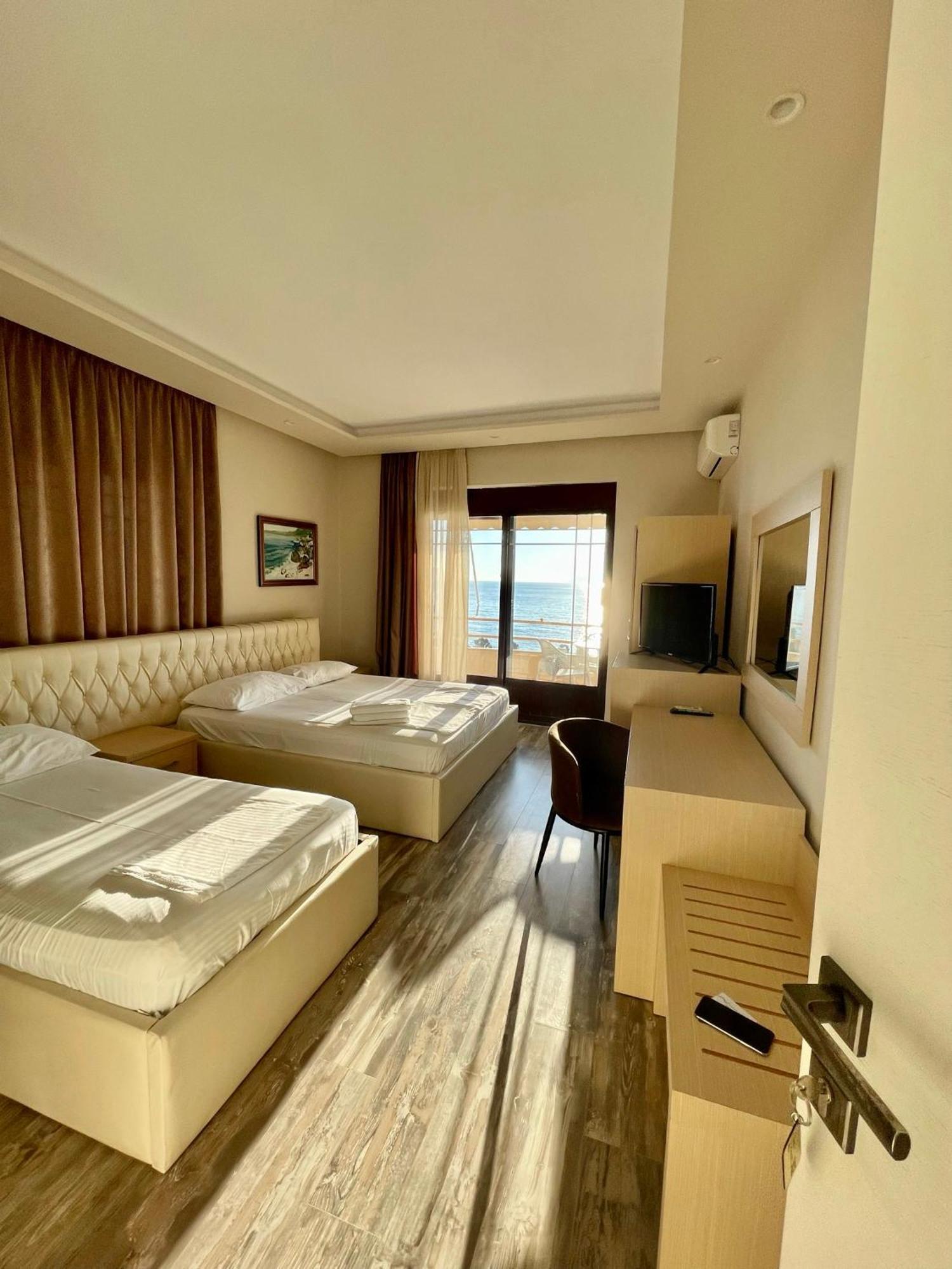 Hotel Lungomare Vlorë Eksteriør billede