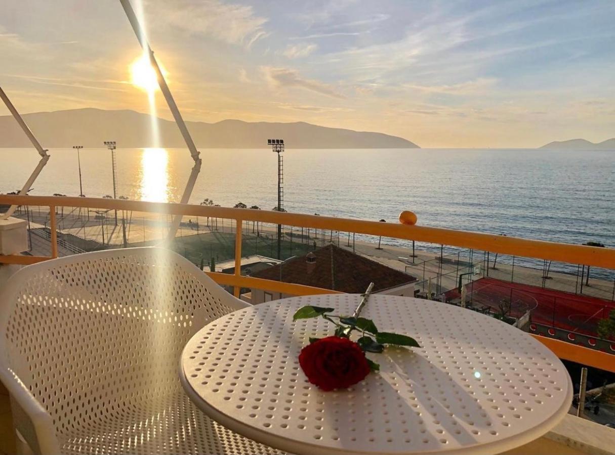 Hotel Lungomare Vlorë Eksteriør billede