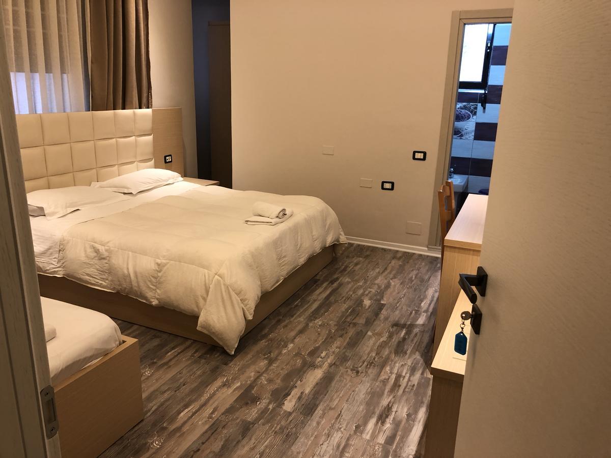 Hotel Lungomare Vlorë Eksteriør billede